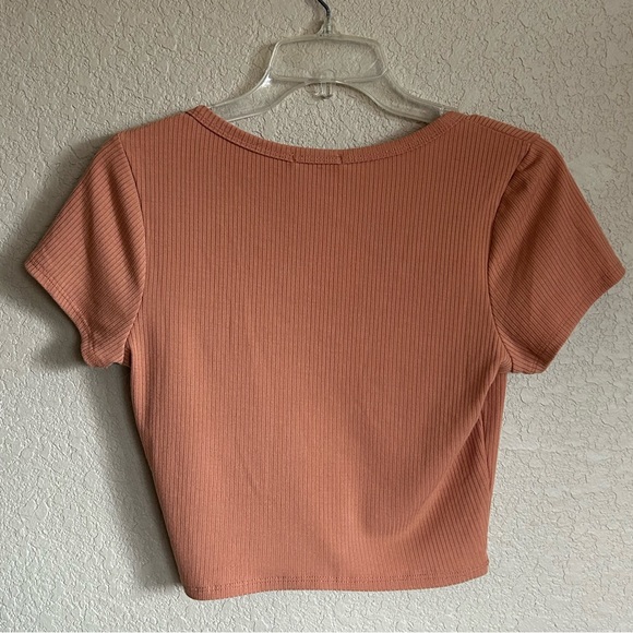 NWT Salmon Colored Crop Top, Size L - Picture 2 of 8